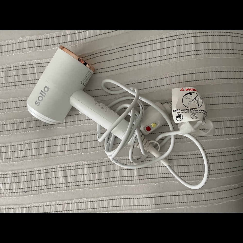 Solia hair dryer